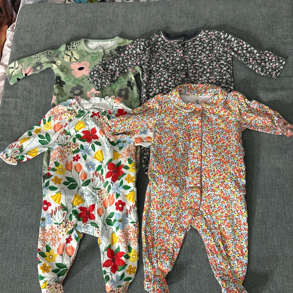 Floral Kids footsies